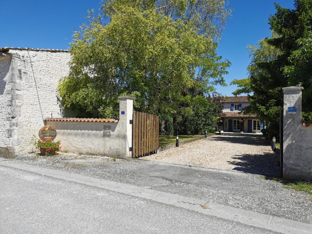 L'Ancienne Distillerie Segonzac  Exterior photo